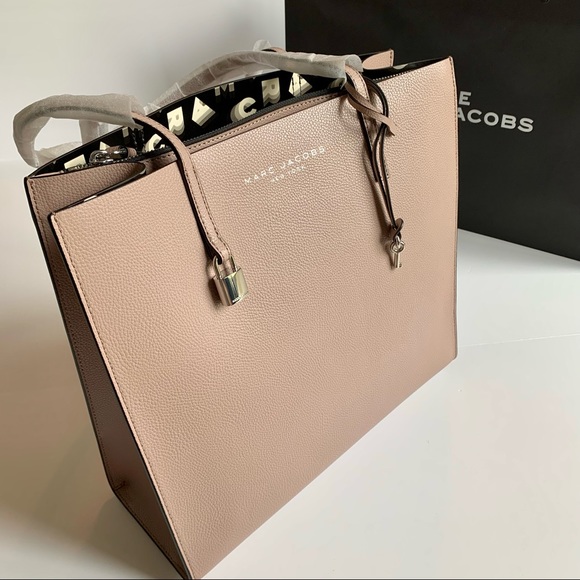 Marc Jacobs Handbags - Marc Jacobs The Grind Tote Bag